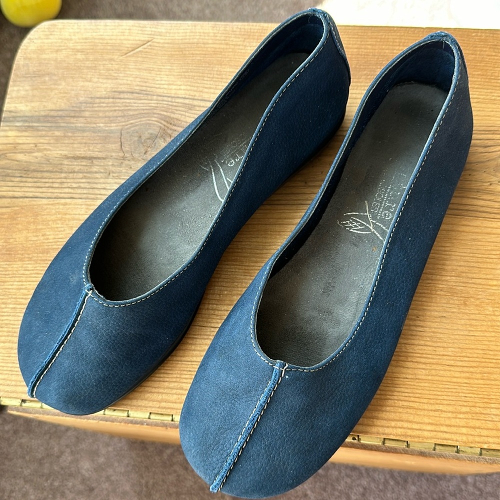 Cute blue Aerosoles ballet slip on